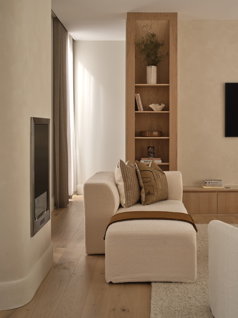 Dossier de presse | 7785-01 - Communiqué de presse | « Projet 21 » de LN Studio — Une maison familiale raffinée alliant élégance, fraîcheur et tranquillité - LN Studio - Design d’intérieur résidentiel - Crédit photo : Photo: Riley Snelling