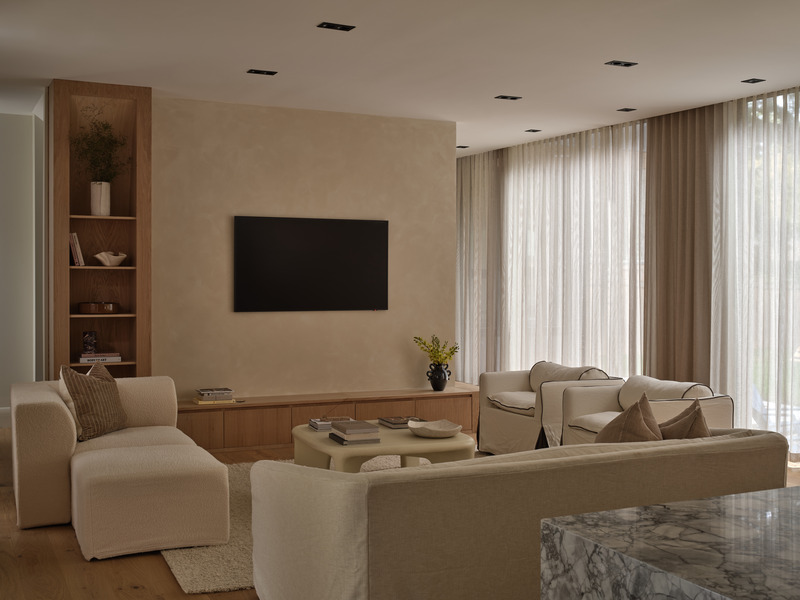 Dossier de presse | 7785-01 - Communiqué de presse | « Projet 21 » de LN Studio — Une maison familiale raffinée alliant élégance, fraîcheur et tranquillité - LN Studio - Design d’intérieur résidentiel - Crédit photo : Photo: Riley Snelling