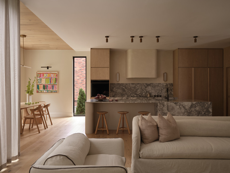 Dossier de presse | 7785-01 - Communiqué de presse | « Projet 21 » de LN Studio — Une maison familiale raffinée alliant élégance, fraîcheur et tranquillité - LN Studio - Design d’intérieur résidentiel - Crédit photo : Photo: Riley Snelling