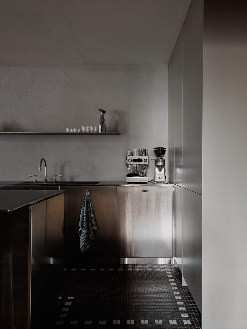 Dossier de presse | 7762-01 - Communiqué de presse | Les prix Mōnuma | Lauréats 2025 - La Pièce - Évènement + Exposition - <p>DESIGN | Cuisine 80K et plus </p><p>St-Laurent par au contraire</p> - Crédit photo : Maxime Brouillet