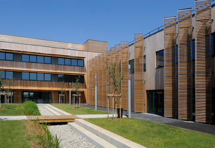 Dossier de presse | 896-03 - Communiqué de presse | Inauguration du Campus de Véolia Environnement Centre-Est - Arte Charpentier Architectes - Architecture institutionnelle - Crédit photo : Geraldine Bruneel