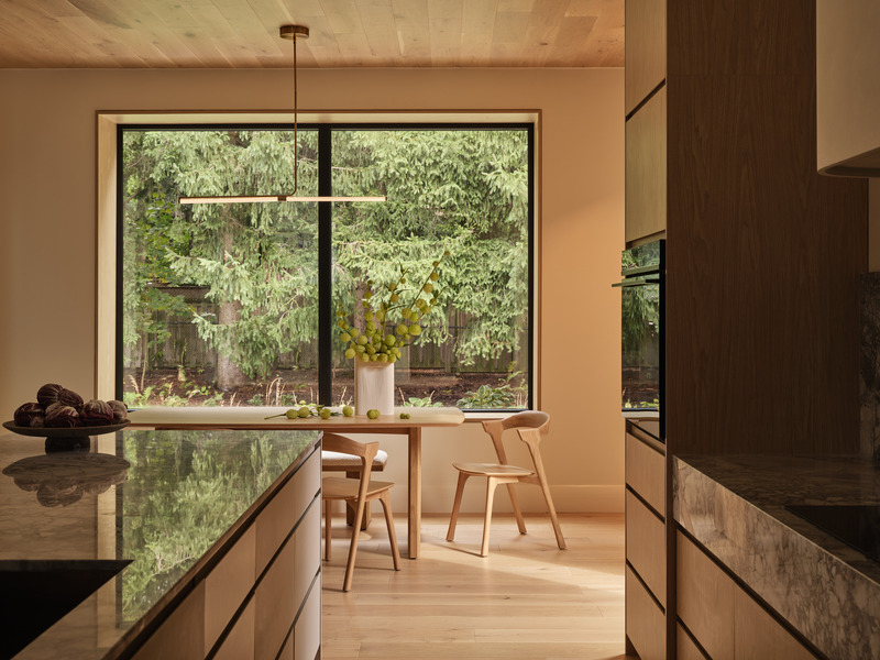 Dossier de presse | 7785-01 - Communiqué de presse | « Projet 21 » de LN Studio — Une maison familiale raffinée alliant élégance, fraîcheur et tranquillité - LN Studio - Design d’intérieur résidentiel - Crédit photo : Photo: Riley Snelling