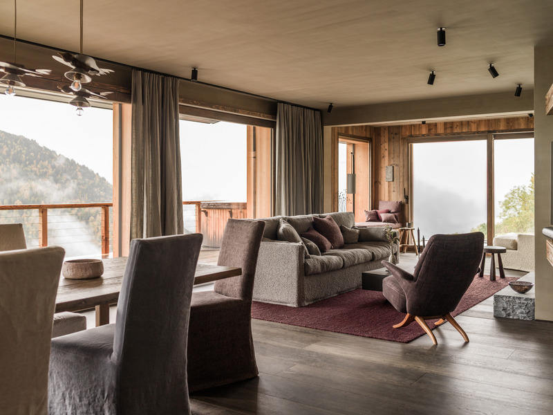 Press kit | 1144-07 - Press release | From Plant to Palette: Marianne Tiegen Showcases the Beauty of Natural Dyeing in Chalet Cocagne - Marianne Tiegen Interiors - Residential Interior Design - Photo credit: @jwilson