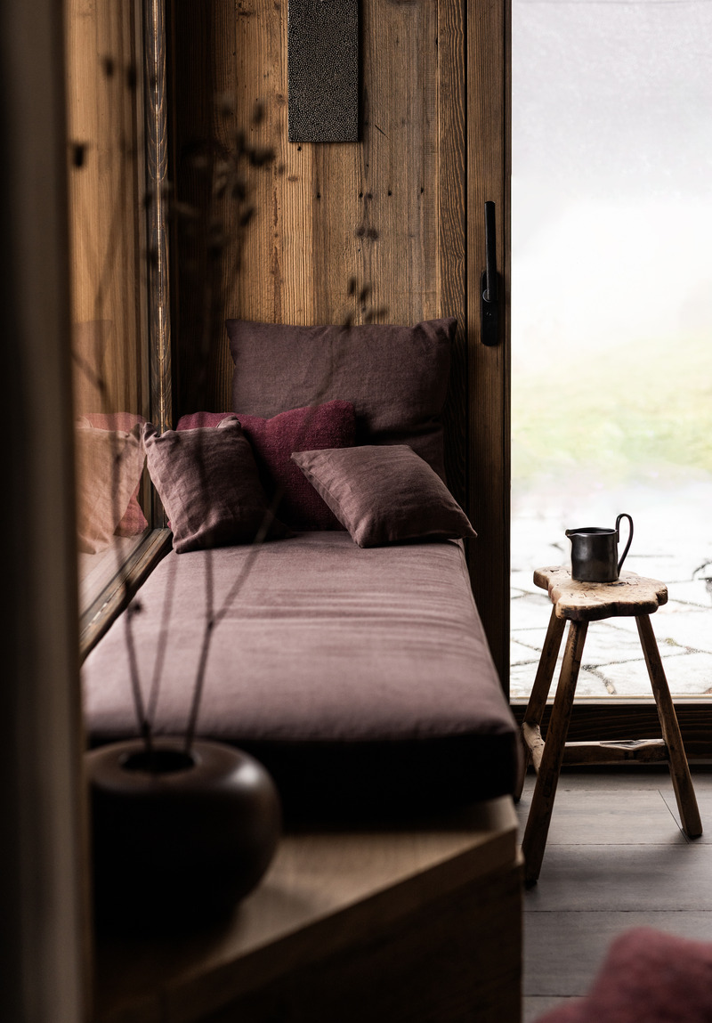 Press kit | 1144-07 - Press release | From Plant to Palette: Marianne Tiegen Showcases the Beauty of Natural Dyeing in Chalet Cocagne - Marianne Tiegen Interiors - Residential Interior Design - Photo credit: @jwilson