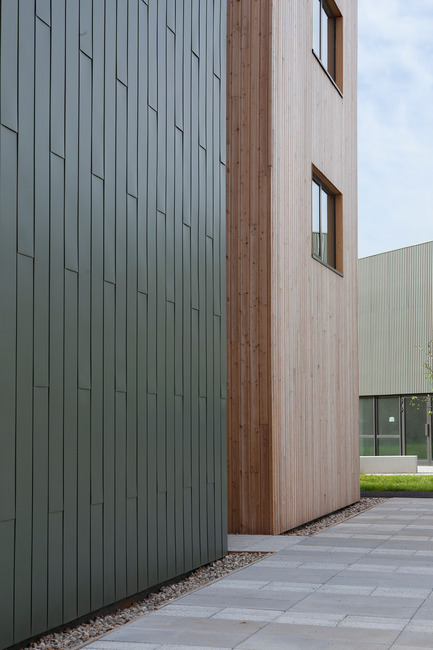 Dossier de presse | 896-03 - Communiqué de presse | Inauguration du Campus de Véolia Environnement Centre-Est - Arte Charpentier Architectes - Architecture institutionnelle - Crédit photo : VMZINC -&nbsp;www.photoarchitecture.com