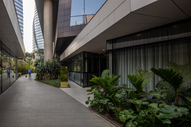 Dossier de presse | 7704-02 - Communiqué de presse | W Hotel São Paulo - aflalo/gasperini arquitetos - Architecture commerciale - Crédit photo : Maíra Acayaba