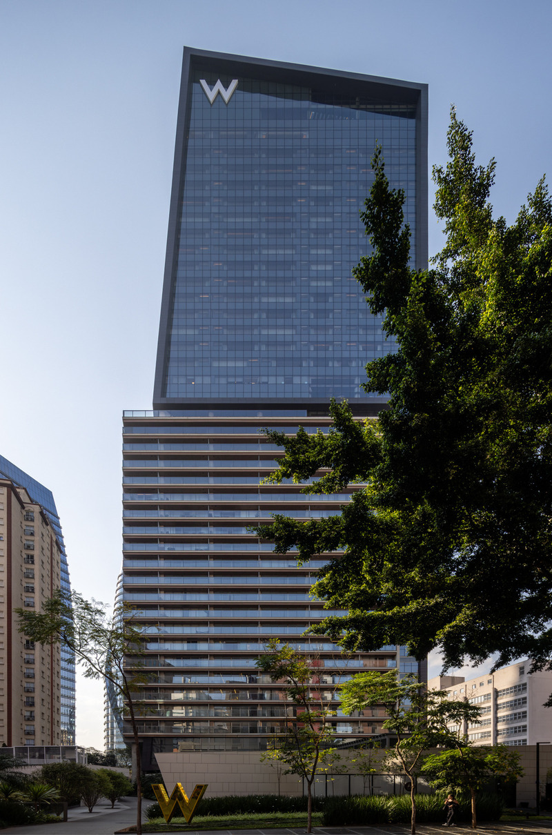 Dossier de presse | 7704-02 - Communiqué de presse | W Hotel São Paulo - aflalo/gasperini arquitetos - Architecture commerciale - Crédit photo : Maíra Acayaba