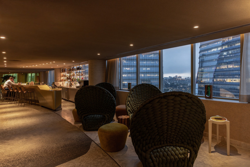 Dossier de presse | 7704-02 - Communiqué de presse | W Hotel São Paulo - aflalo/gasperini arquitetos - Architecture commerciale - Crédit photo : Maíra Acayaba