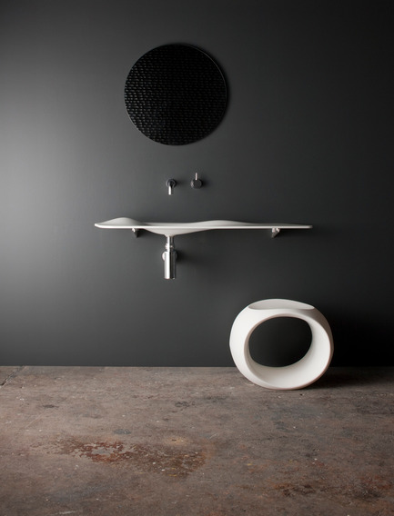 Press kit | 1004-01 - Press release | Omvivo presents Thomas Coward - Omvivo - Industrial Design - DUNE<br> - Photo credit:          Omvivo 