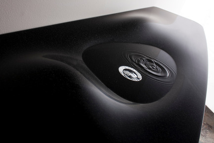 Press kit | 1004-01 - Press release | Omvivo presents Thomas Coward - Omvivo - Industrial Design - DUNE<br> - Photo credit:          Omvivo 