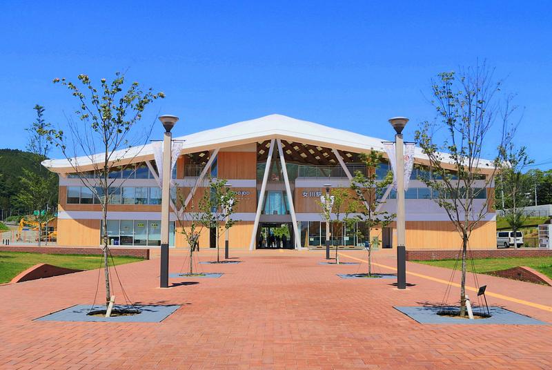 Press kit | 748-53 - Press release | UQAM’s Centre de design Presents Built Environment: An Alternative Guide to Japan - UQAM’s Centre de design - Event + Exhibition - <p>Onagawa Station and Yupo’po</p><p>Shigeru Ban</p> - Photo credit: Photo courtesy of Onagawa Town