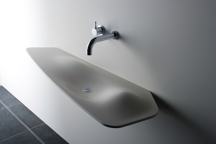 Press kit | 1004-01 - Press release | Omvivo presents Thomas Coward - Omvivo - Industrial Design - DUNE<br> - Photo credit:          Omvivo 