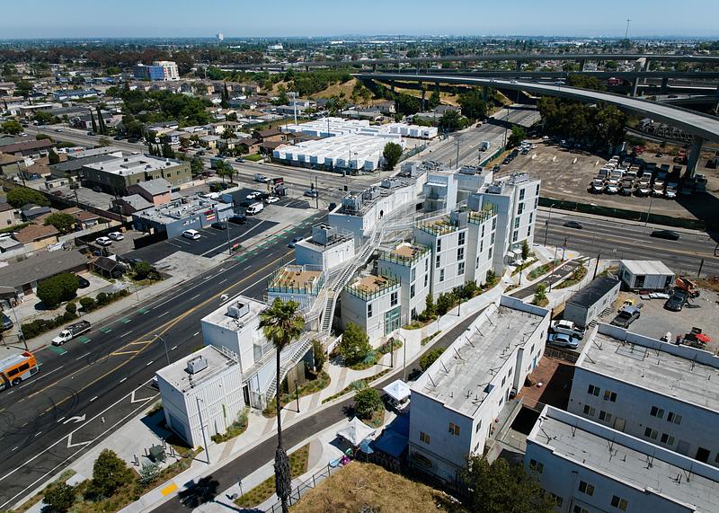 Press kit | 809-46 - Press release | AZURE Announces Call for Submissions for the 2026 AZ Awards - AZURE Media - Landscape Architecture - Winner ARCHITECTURE Multi-Unit Residential - Isla Intersections by Lorcan O'Herlihy Architects -  - Photo credit: Eric Staudenmaier