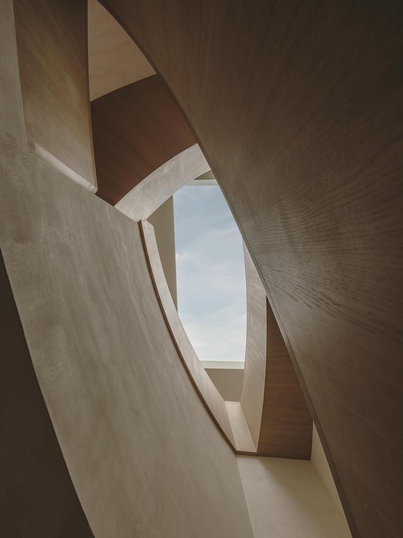 Press kit | 7782-01 - Press release | LOUI PARIS - Holzrausch Studio - Residential Interior Design - Photo credit: Salva López