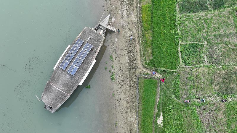 Dossier de presse | 7787-01 - Communiqué de presse | Ammodo Architecture Celebrates 26 Awardees for Socially and Ecologically Responsible Architecture Worldwide - Ammodo Architecture Award - Évènement + Exposition - Floating Schools - Crédit photo : Sheikh Shamim Somudro-Shidhulai Swanirvar Sangstha