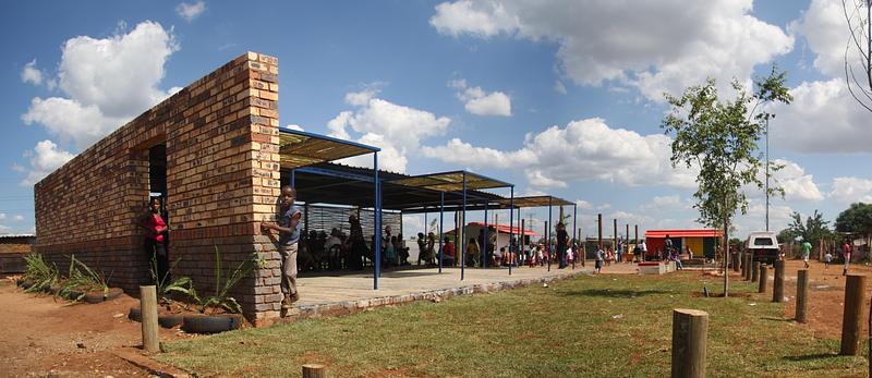 Dossier de presse | 7787-01 - Communiqué de presse | Ammodo Architecture Celebrates 26 Awardees for Socially and Ecologically Responsible Architecture Worldwide - Ammodo Architecture Award - Évènement + Exposition - The Slovo Hall Project - Crédit photo : 1to1-Agency of Engagement