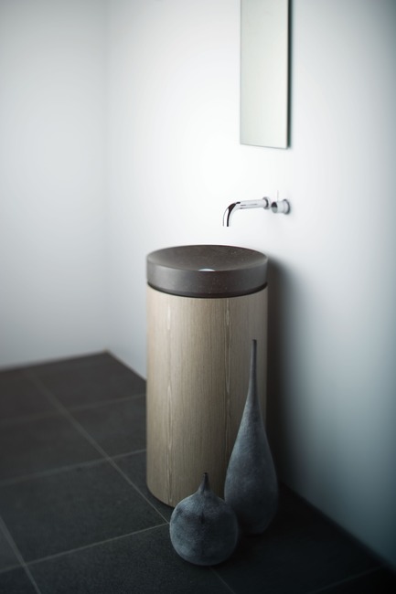 Press kit | 1004-01 - Press release | Omvivo presents Thomas Coward - Omvivo - Industrial Design - MONO - Photo credit:          Omvivo 
