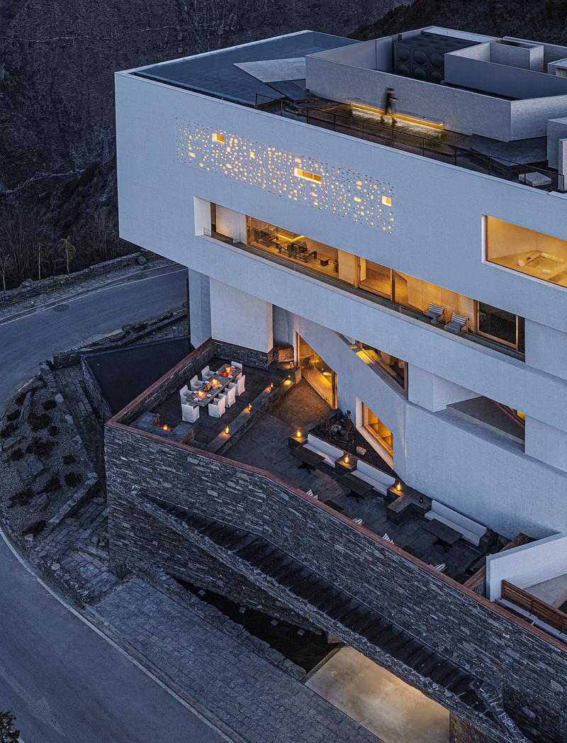 Press kit | 661-89 - Press release | World Architecture Festival 2025: Day Two Winners Announced - World Architecture Festival - Event + Exhibition - <p>COMPLETED BUILDINGS</p><p>Poodom Deqin Meri Hotel by BUZZ | Büro Ziyu Zhuang </p> - Photo credit: © Shengliang Su