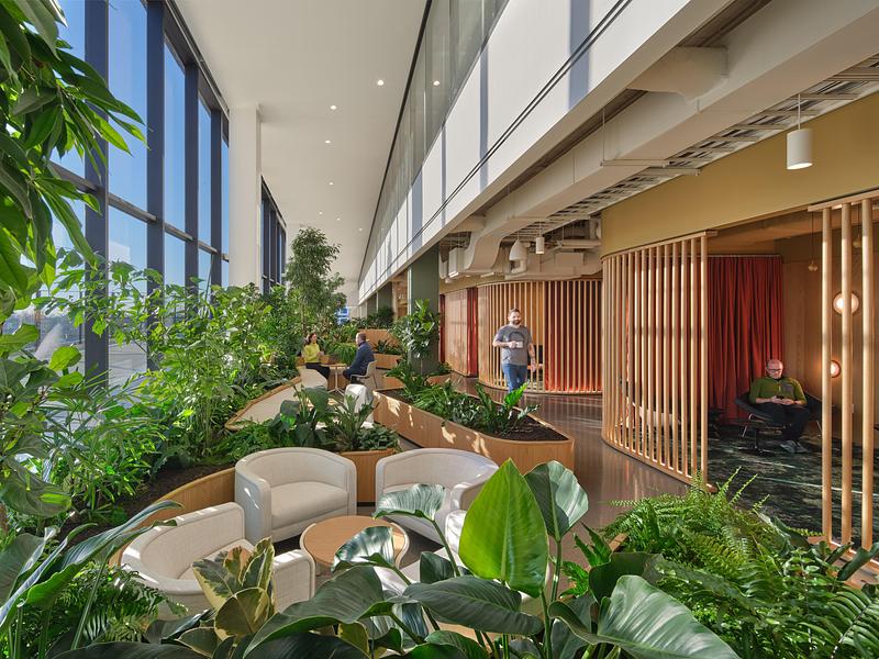 Press kit | 7791-01 - Press release | Callaghan Horiuchi Marks One Year of Arvest at Ledger - Callaghan Horiuchi - Commercial Interior Design -  Designed to reduce stress, enhance focus, and inspire creativity, this Biophilic Lounge encourages spontaneous interaction and connection to nature.  - Photo credit: Halkin Mason Photography