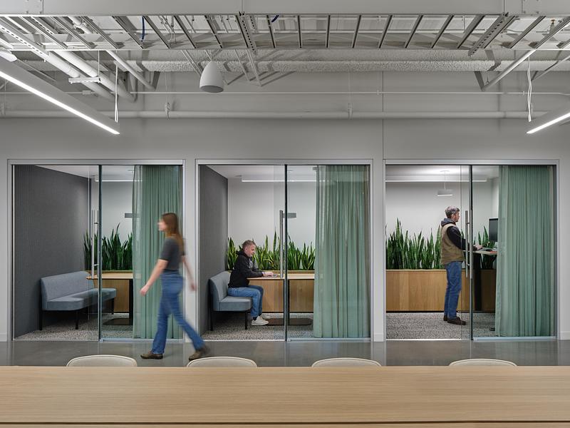 Press kit | 7791-01 - Press release | Callaghan Horiuchi Marks One Year of Arvest at Ledger - Callaghan Horiuchi - Commercial Interior Design - <p class="">Enclosed booths in Focus Spaces support uninterrupted individual work, confidential conversations, or virtual calls.</p> - Photo credit: Halkin Mason Photography