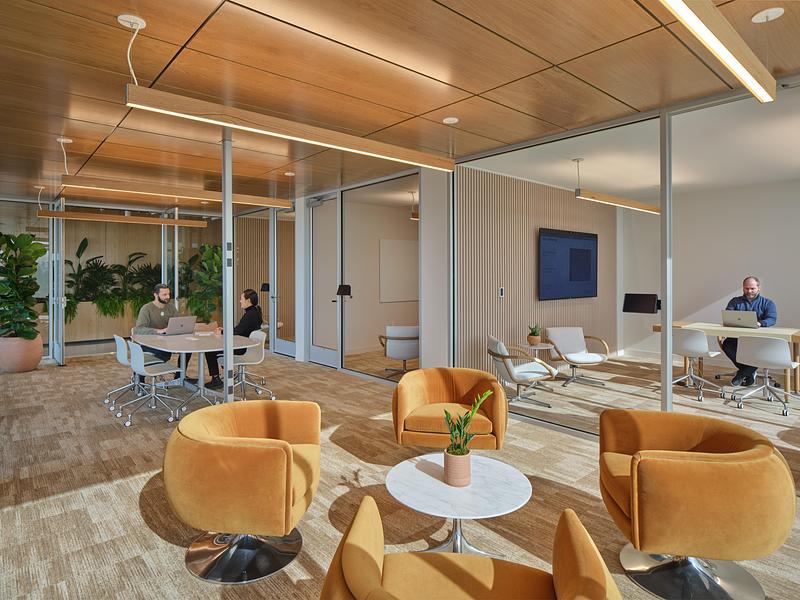 Press kit | 7791-01 - Press release | Callaghan Horiuchi Marks One Year of Arvest at Ledger - Callaghan Horiuchi - Commercial Interior Design - <p class="">Employees are empowered to move effortlessly between modes of working, selecting spaces for focus, collaboration, and connection as needs shift throughout the day. </p> - Photo credit: Halkin Mason Photography