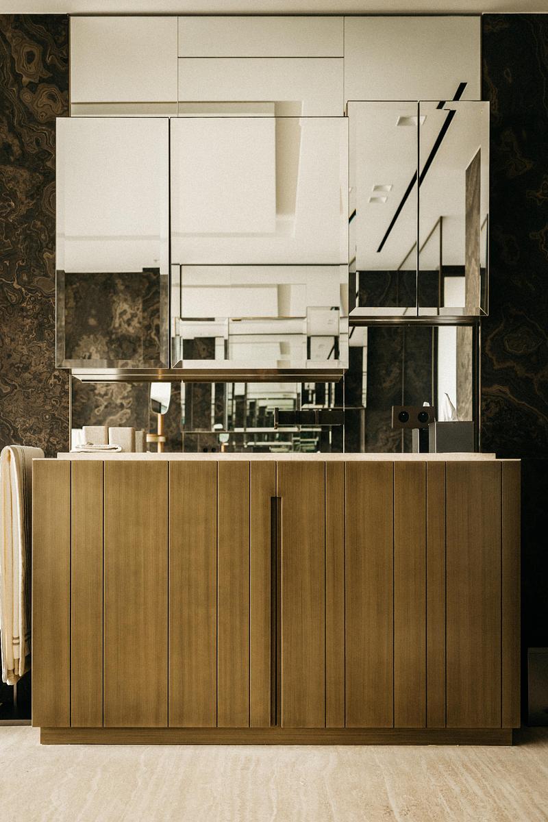 Press kit | 7795-02 - Press release | La Perle d’Azur - Marcoux, Mathern & Associés - Residential Architecture - Master Bathroom - Photo credit: Marion Roudil