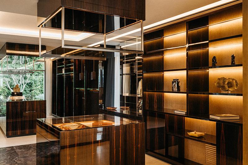 Press kit | 7795-02 - Press release | La Perle d’Azur - Marcoux, Mathern & Associés - Residential Architecture - Master Walk-In - Photo credit: Marion Roudil