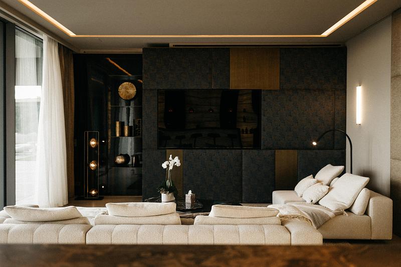 Press kit | 7795-02 - Press release | La Perle d’Azur - Marcoux, Mathern & Associés - Residential Architecture - Bar - Photo credit: Marion Roudil