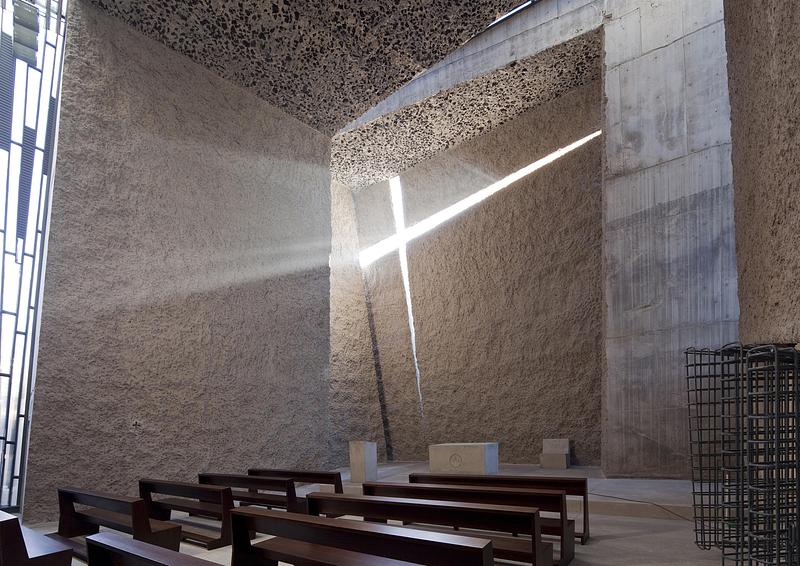 Dossier de presse | 661-90 - Communiqué de presse | World Building of the Year and Interior of the Year revealed at World Architecture Festival 2025 - World Architecture Festival - Évènement + Exposition - <p>World Building of the Year</p><p>The Holy Redeemer Church and Community Centre of Las Chumberas by Fernando Menis </p> - Crédit photo : © Simona Rota
