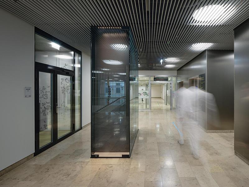 Dossier de presse | 661-90 - Communiqué de presse | World Building of the Year and Interior of the Year revealed at World Architecture Festival 2025 - World Architecture Festival - Évènement + Exposition - <p>World Interior of the Year</p><p>FRACTAL CHAPEL at State Hospital Graz by INNOCAD architecture</p> - Crédit photo : © Paul Ott