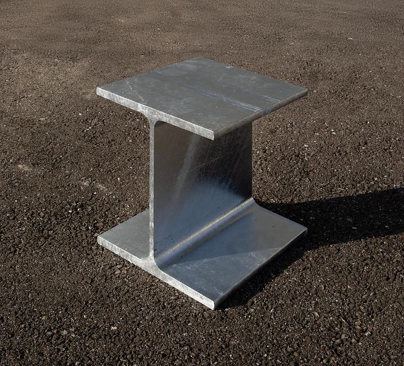 Dossier de presse | 7800-01 - Communiqué de presse | Industrial Art & Alwa Square: la double première de pulpo au M&O 2026 - pulpo - Produit - K Table Low - Crédit photo : pulpo