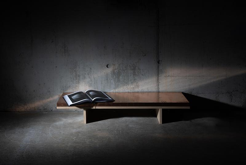 Dossier de presse | 7800-01 - Communiqué de presse | Industrial Art & Alwa Square: la double première de pulpo au M&O 2026 - pulpo - Produit - X Table - Crédit photo : pulpo