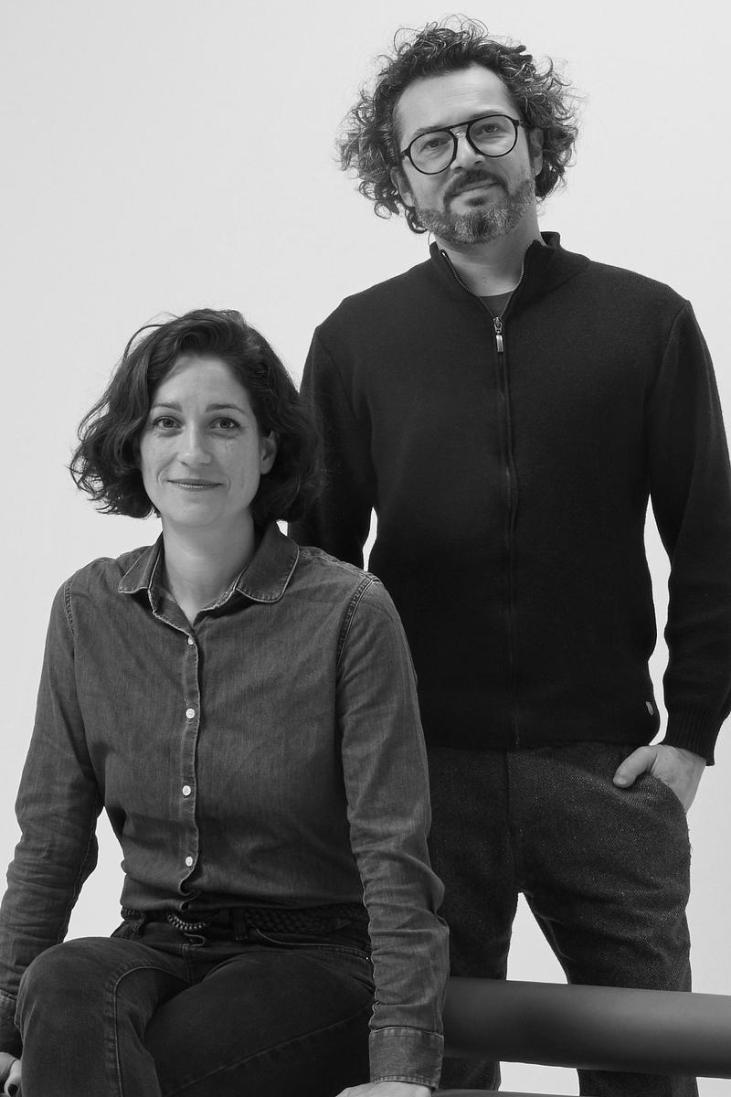 Dossier de presse | 7800-01 - Communiqué de presse | Industrial Art & Alwa Square: la double première de pulpo au M&O 2026 - pulpo - Produit - Designers de la Cut Chair : Studio BrichetZiegler - Crédit photo : pulpo