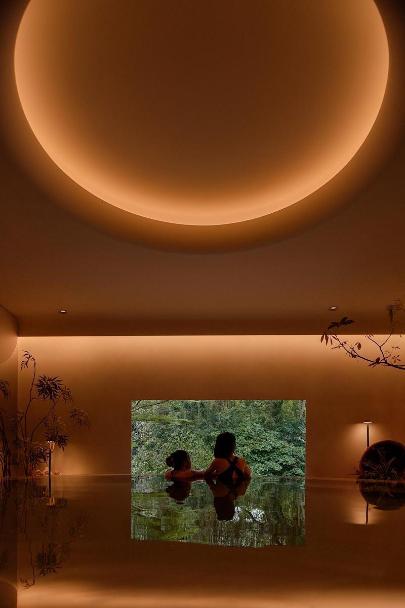 Press kit | 7501-11 - Press release | LIT Lighting Design Awards 2025: Celebrating the Power of Light Across 62 Countries - 3C Awards - Competition - Nowhere Bathhouse, Singapore. Studio Nimmersatt - Photo credit: Studio Nimmersatt