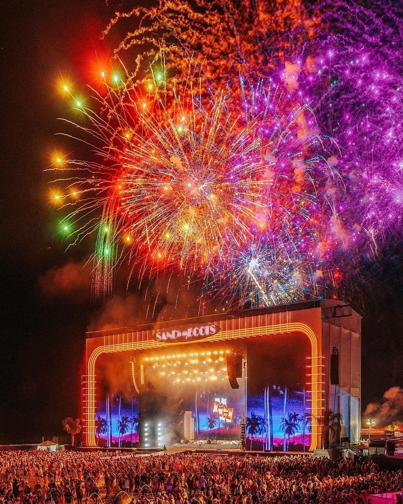 Press kit | 7501-11 - Press release | LIT Lighting Design Awards 2025: Celebrating the Power of Light Across 62 Countries - 3C Awards - Competition - Morgan Wallen’s “Sand In My Boots” Festival. Raw Cereal - Photo credit:  Courtesy of SAND IN MY BOOTS