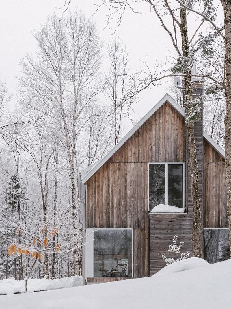 Dossier de presse | 3192-01 - Communiqué de presse | Chalet du ruisseau - EM architecture - Architecture résidentielle - Crédit photo : Raphaël Thibodeau 