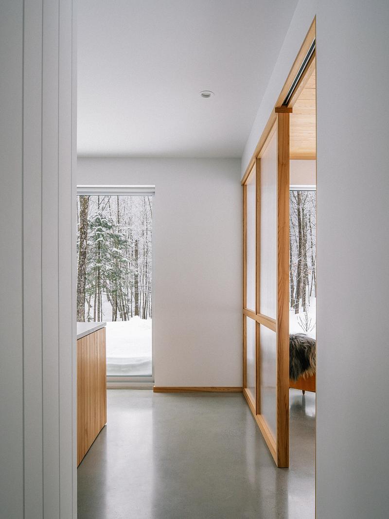 Dossier de presse | 3192-01 - Communiqué de presse | Chalet du ruisseau - EM architecture - Architecture résidentielle - Crédit photo : Raphaël Thibodeau