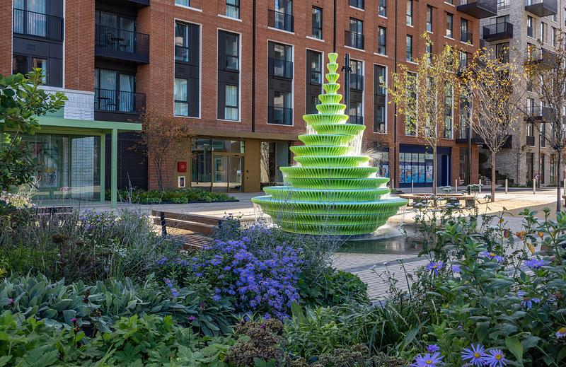Press kit | 2807-03 - Press release | NEON Unveils 'The Fountain': A 4.3-Metre Water Sculpture in the Heart of Brent Cross Town, London - NEON - Art - The Fountain - Photo credit: John Sturrock