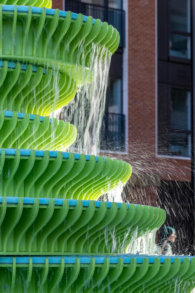 Press kit | 2807-03 - Press release | NEON Unveils 'The Fountain': A 4.3-Metre Water Sculpture in the Heart of Brent Cross Town, London - NEON - Art - The Fountain - Photo credit: John Sturrock
