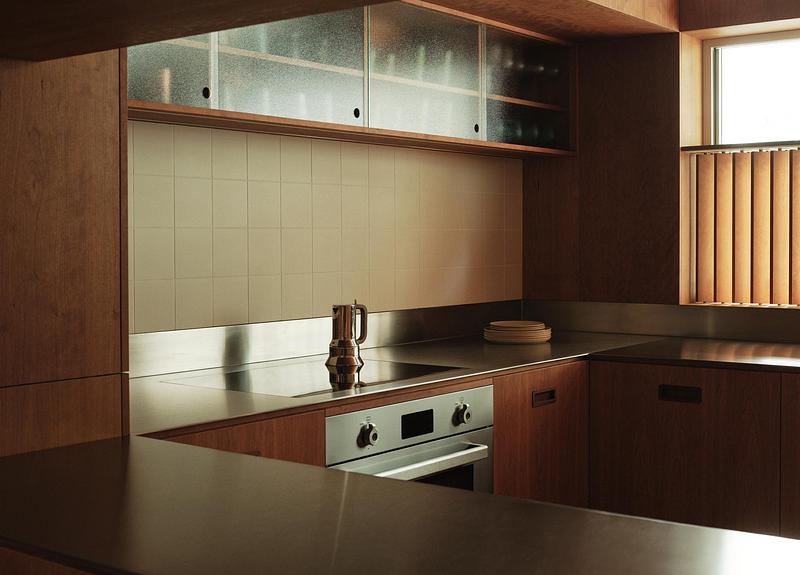 Dossier de presse | 4709-20 - Communiqué de presse | Dezeen Awards 2025 Interiors Winners Unveiled - Dezeen - Concours - Pine Heath Kitchen, Studio Hagen Hall, London, England - Crédit photo : Felix Speller