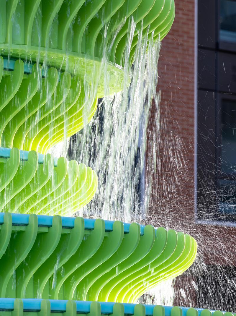 Press kit | 2807-03 - Press release | NEON Unveils 'The Fountain': A 4.3-Metre Water Sculpture in the Heart of Brent Cross Town, London - NEON - Art - The Fountain - Photo credit: John Sturrock