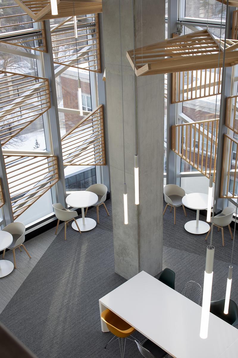 Dossier de presse | 1069-04 - Communiqué de presse | University of Alberta Unveils Re-Designed University Commons - Zeidler Architecture - Architecture institutionnelle - Neighbourhood Space - Crédit photo :  Adrien Williams 