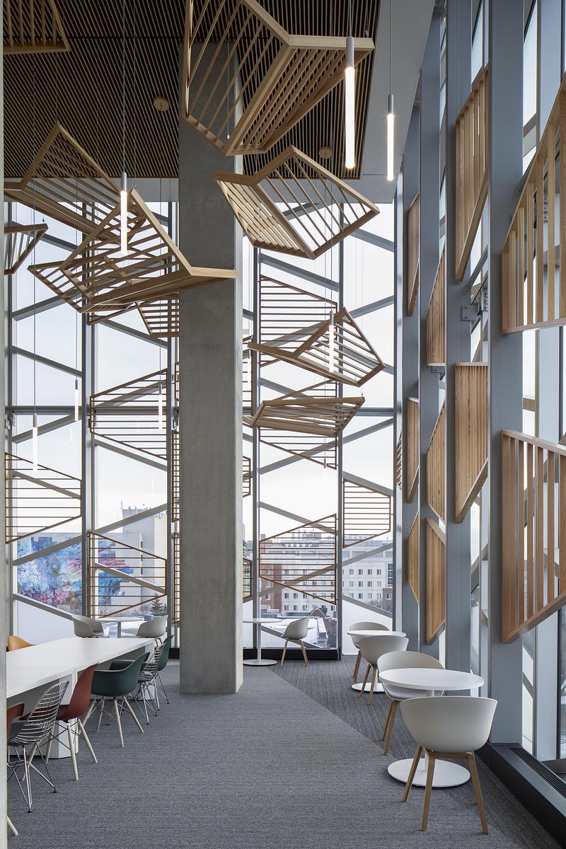 Dossier de presse | 1069-04 - Communiqué de presse | University of Alberta Unveils Re-Designed University Commons - Zeidler Architecture - Architecture institutionnelle - Neighbourhood Space - Crédit photo :  Adrien Williams 