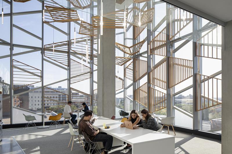 Dossier de presse | 1069-04 - Communiqué de presse | University of Alberta Unveils Re-Designed University Commons - Zeidler Architecture - Architecture institutionnelle - Neighbourhood Space - Crédit photo :  Adrien Williams 