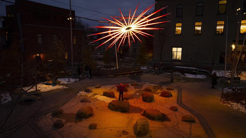 Press kit | 1090-05 - Press release | UN BRIN D’SOLEIL, Suspended Artwork in the Heart of Winter - L'Avenue du Mont-Royal - Urban Design - Photo credit: Latrompette Studio