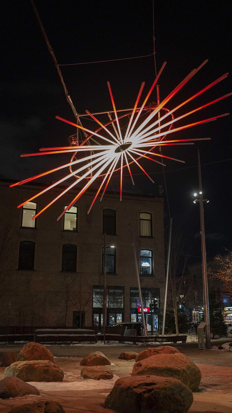 Press kit | 1090-05 - Press release | UN BRIN D’SOLEIL, Suspended Artwork in the Heart of Winter - L'Avenue du Mont-Royal - Urban Design - Photo credit: Latrompette Studio