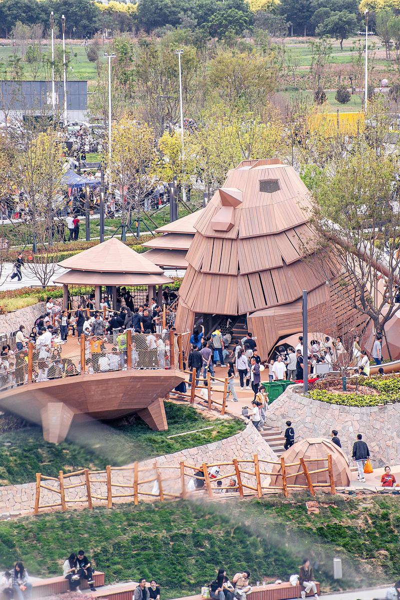 Dossier de presse | 7020-05 - Communiqué de presse | Cishan Tribe: Where 8,000-Year Cultural Relics Encounter Public Children's Space - XISUI Design - Architecture de paysage - Aerial Close-up, Relationship of Four Key Installations - Crédit photo :  FOLOR Studio 