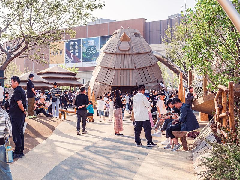 Dossier de presse | 7020-05 - Communiqué de presse | Cishan Tribe: Where 8,000-Year Cultural Relics Encounter Public Children's Space - XISUI Design - Architecture de paysage - Egg-Hatching Chicken Installation and Tribal Wooden House - Crédit photo :  Yihao Hu, XISUI Design 
