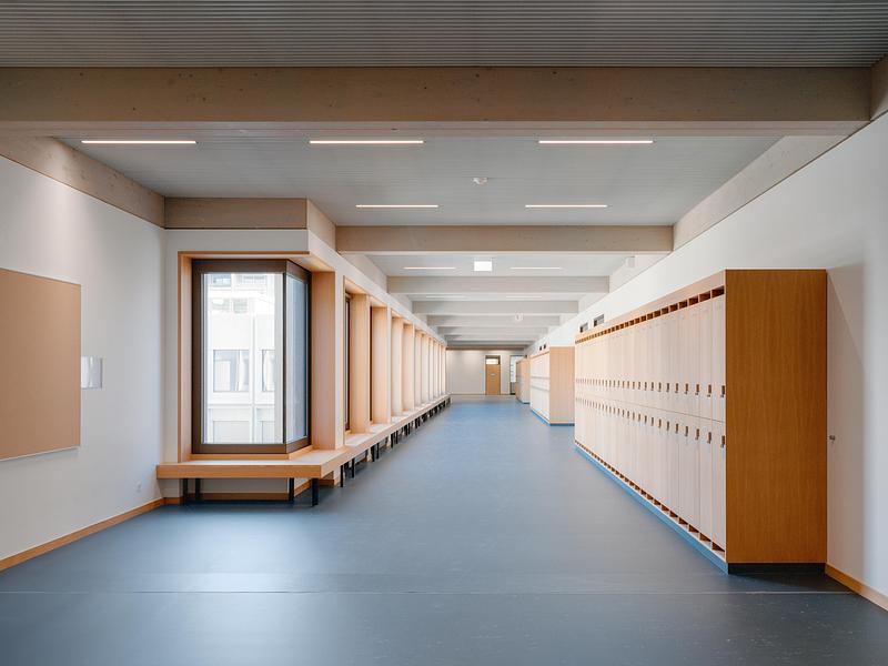 Press kit | 7760-01 - Press release | Vertical Extension and Refurbishment of Collège Rousseau, Geneva - Burckhardt Architecture - Institutional Architecture - Photo credit: <p class="">Olivier Di Giambattista</p>