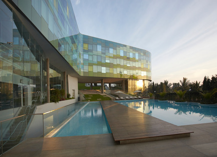 Press kit | 1028-02 - Press release | Winning projects announced at the 2012 Emirates Glass Leaf Awards - The Emirates Glass LEAF Awards - Competition - WOW Architects with Vivanta Hotel, Bangalore, India